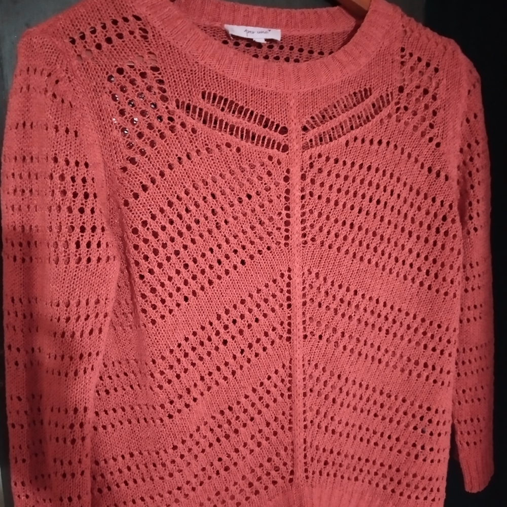 Maroon pullover